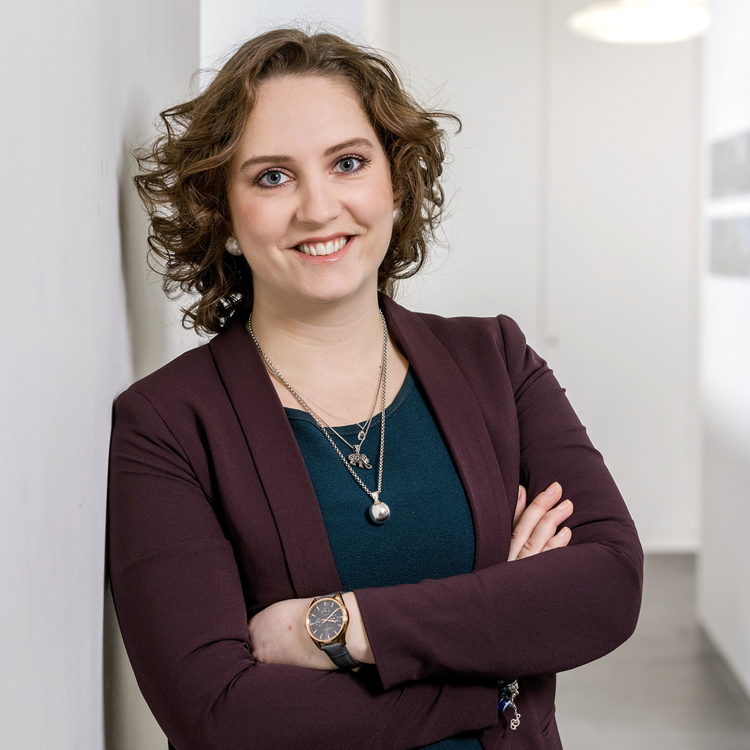 portrait_wassmer_ayla