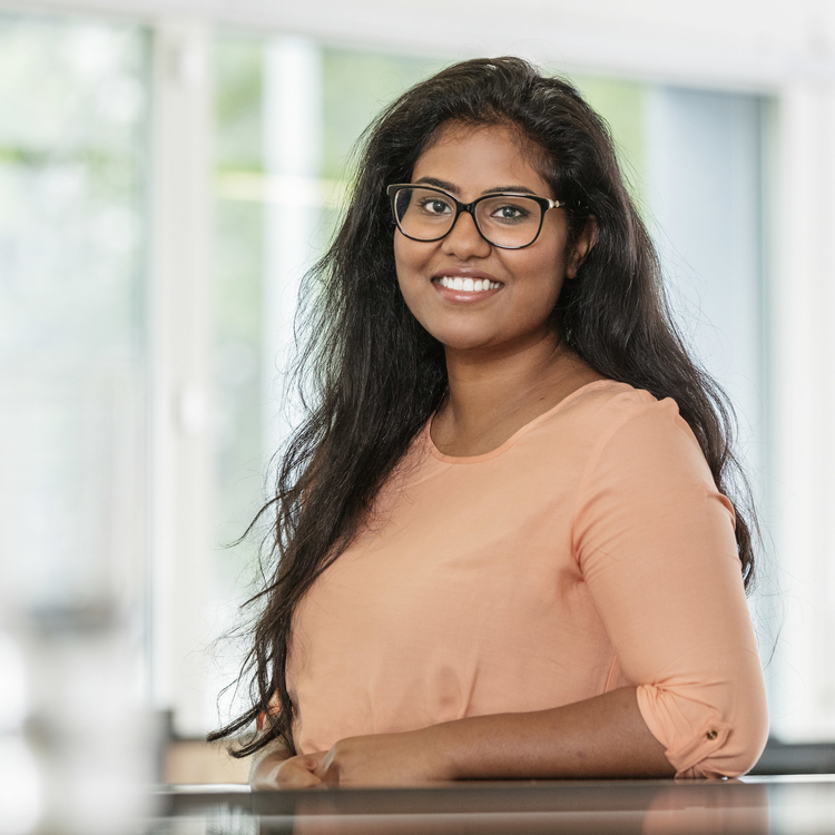 portrait_suwethini_ahilan